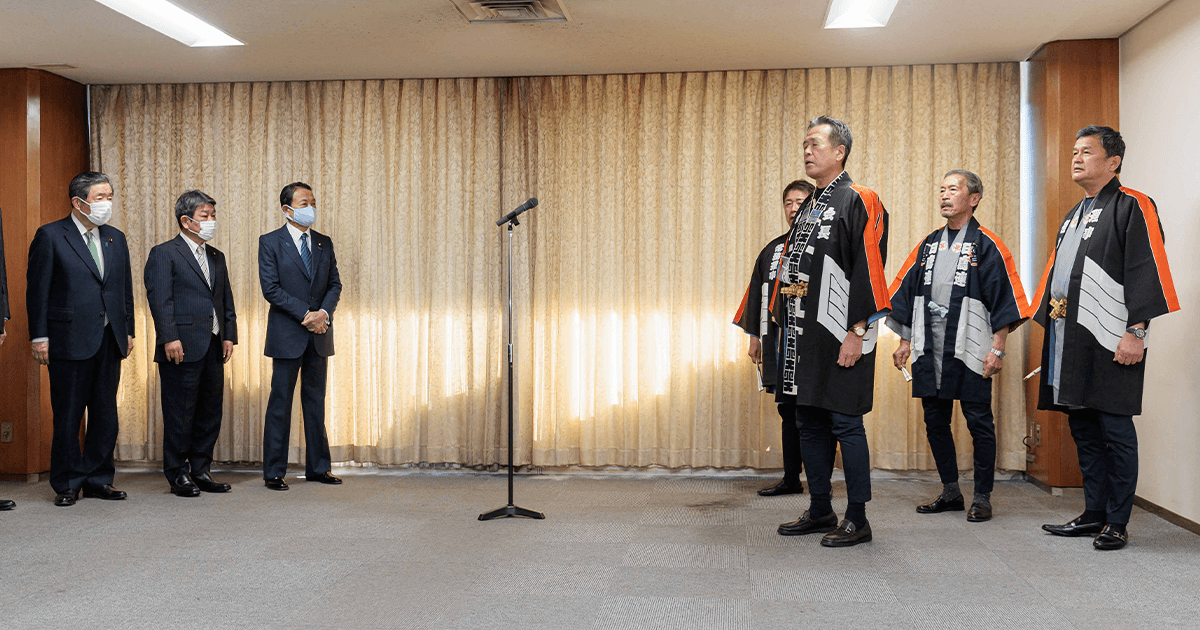 3年ぶりに党本部で「木遣り」披露 日本鳶工業連合会