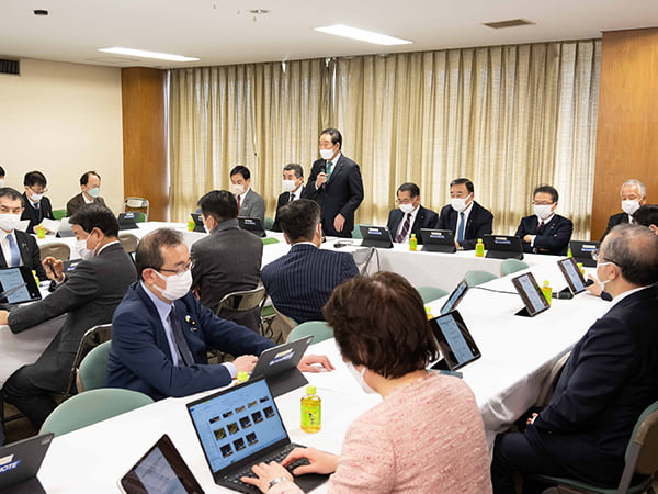 既設原発を最大限活用へ 運転期間の延長も政府が合同会議に基本指針案示す