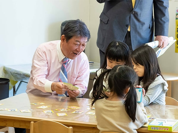 茂木幹事長、福島県の認定こども園等を視察子育て当事者の声を政策に活かす