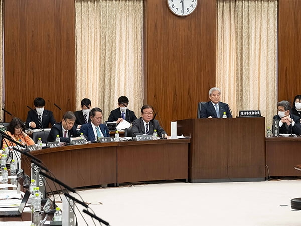 今国会初の参院憲法審開催 「緊急事態条項」創設を主張