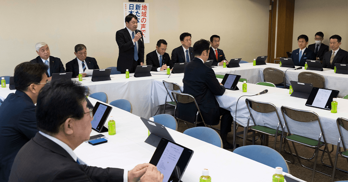 一刻も早い救助を 陸自ヘリコプター事故について説明受ける