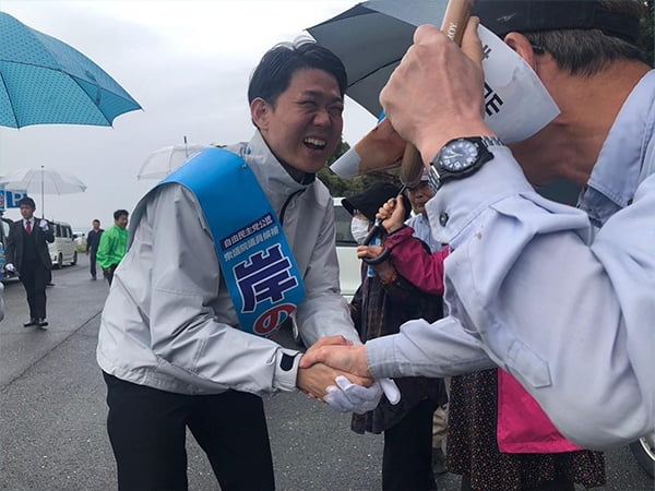 日本を次代により良い形でつなぐ山口2区　岸のぶちよ候補