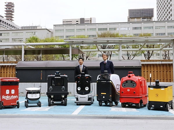 連載シリーズ　新しい資本主義の「扉」第23回自動配送ロボット解禁　新たな物流の担い手に