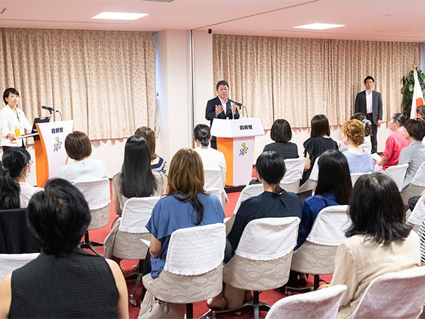女性議員3割「改革政党のメルクマール」茂木幹事長が「女性未来塾」で講演