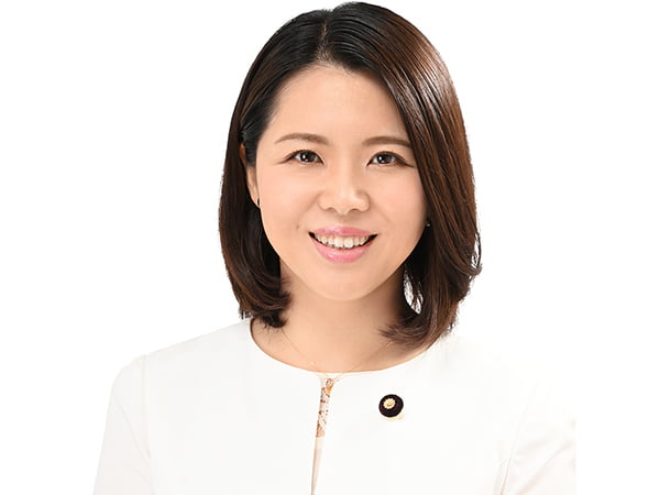 自由民主1面コラム「幸響」友納　理緒　広報本部新聞出版局次長