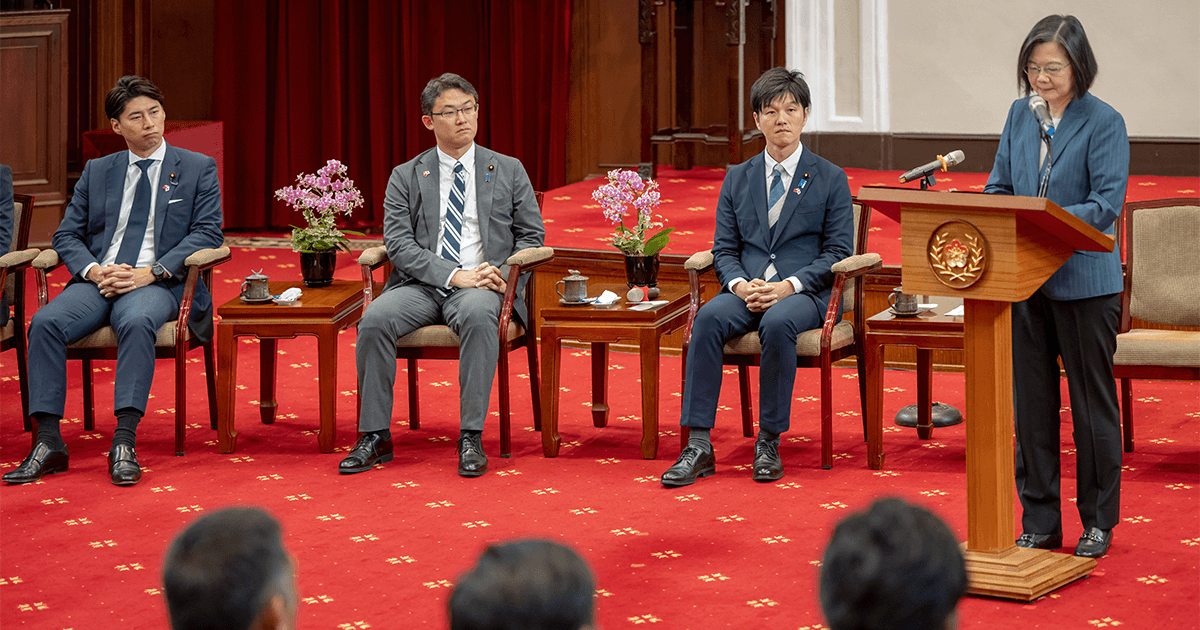 平和な未来への懸け橋に 青年局が台湾・パラオを訪問