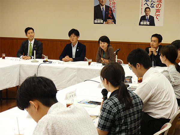 若者と政治の距離を縮める!青年局が学生NPOと意見交換