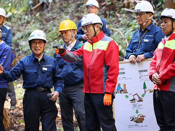 スギ花粉　飛散前に国民の安心・安全を確保初期対応パッケージまとめる