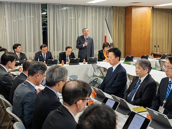 給付金差し押さえ禁止法案を了承