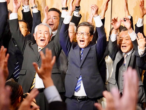 [高知県知事選]浜田省司氏、2期目の当選を果たす