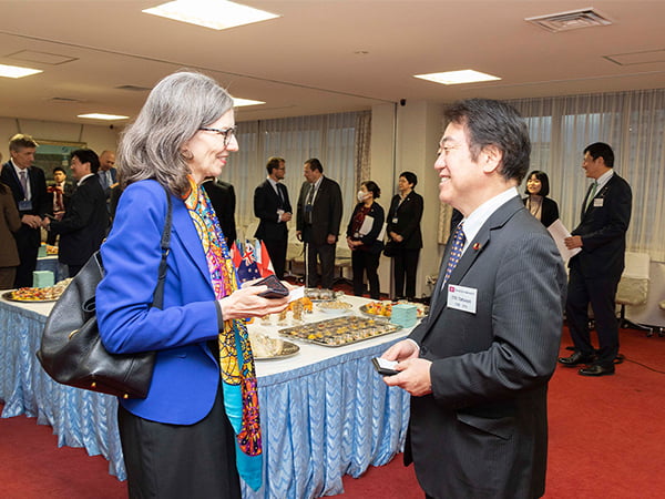 駐日各国大使らと親ぼく深める国際局が懇談会を開催