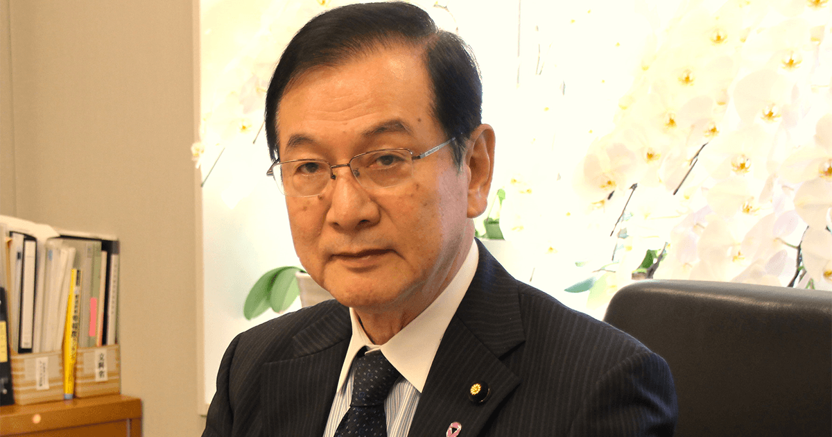 自由民主8面コラム「思わず食べたい 私の推しメシ」堂故 茂参議院議員 大根おろしたっぷりの寒鰤の刺身