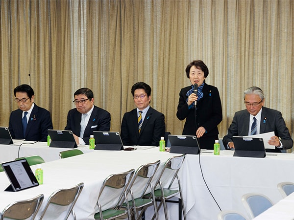 党拉致本部 家族会・救う会の新運動方針の説明受ける