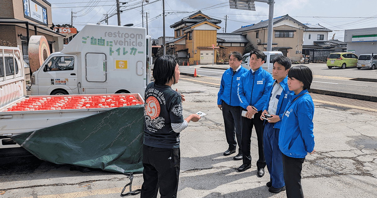 鈴木貴子衆院議員が能登半島地震で被災した地域に訪れ視察している様子