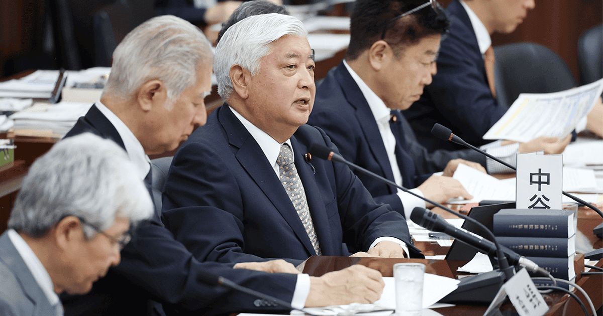 論点整理を提示した中谷元与党筆頭幹事(中央)は閉会中審査を行い、条文案の起草作業を進めるべきだと訴えた