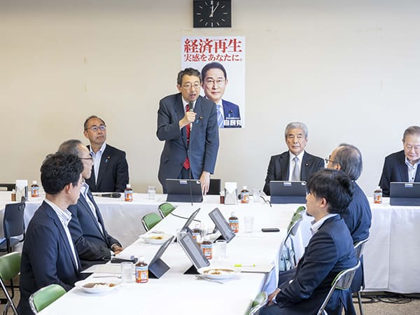 世界遺産登実現「総力挙げた成果」佐渡島の金山PTが報告受ける