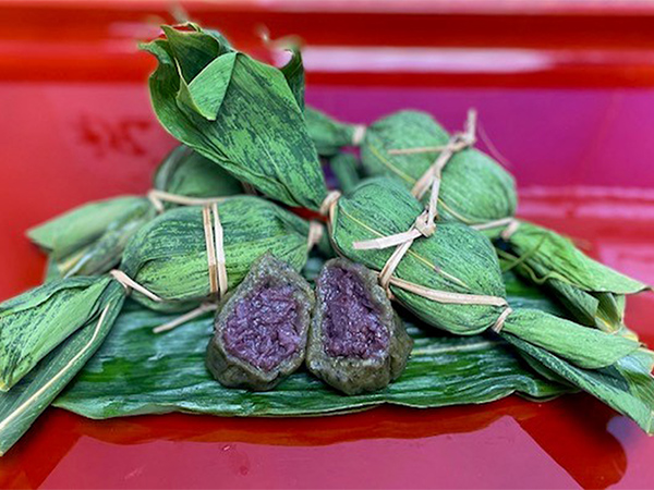 自由民主8面コラム「思わず食べたい私の推しメシ」細田 健一衆議院議員新潟県の和スイーツ「笹団子」