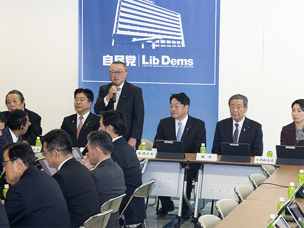 「成長型経済」へ移行する税制を税制調査会が本格論議スタート