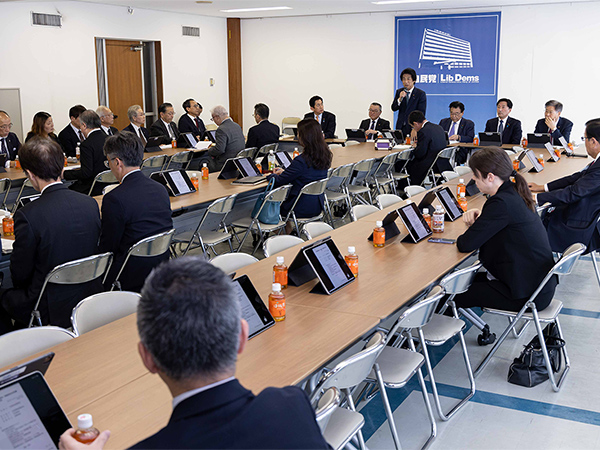 被用者保険の適用拡大 関係合同会議がヒアリング開催