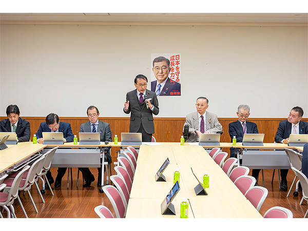 持続可能な保護司制度の確立を谷垣禎一元総裁から要望受ける