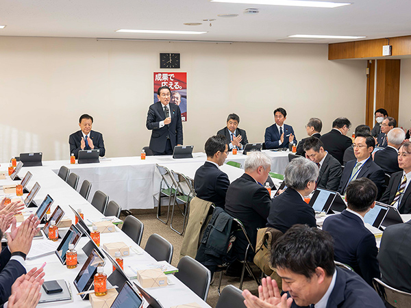 賃上げこそ成長戦略の要新しい資本主義実行本部が労使トップと意見交換