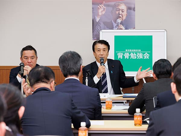 齋藤学院長代行が「原敬論」を講演「背骨勉強会」第2期開講