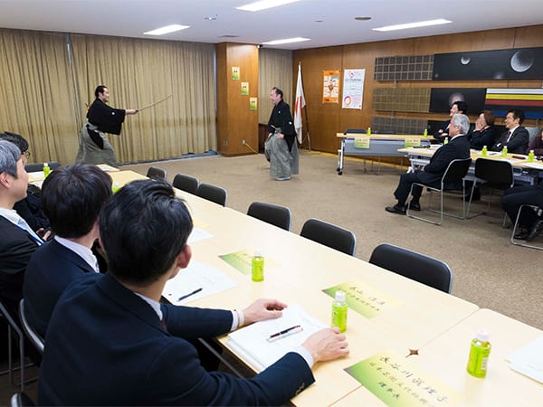 伝承者養成研修所のさらなる振興を文化立国調査会「文化講座」開催