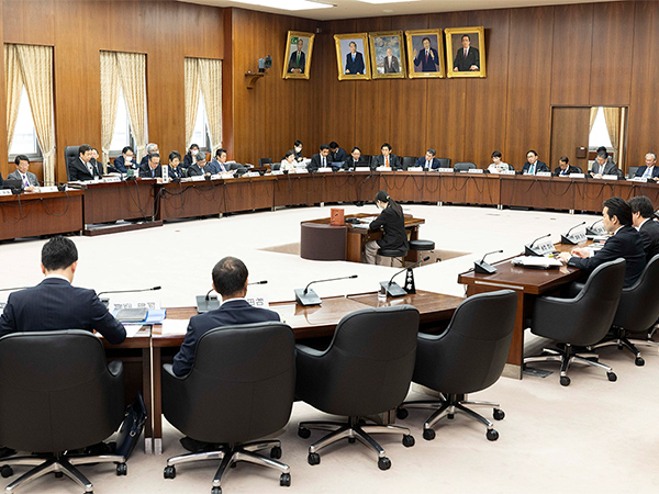 参院の緊急集会をテーマに討議 船田議員が憲法改正の必要性訴え