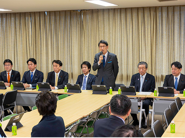 わが党主張に理解広がる企業・団体献金巡り政治改革本部が総会開催