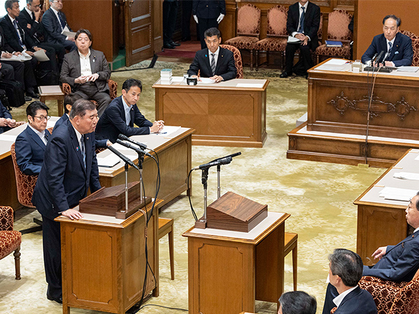 次の時代に責任持つ政策を石破総理が党首討論で決意示す