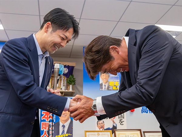 北海道で2議席確保の快挙高橋はるみ氏・岩本剛人氏
