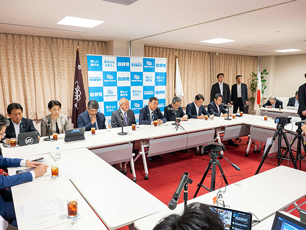 参院選結果受け政策発信力の強化を全国幹事長・政調会長会議