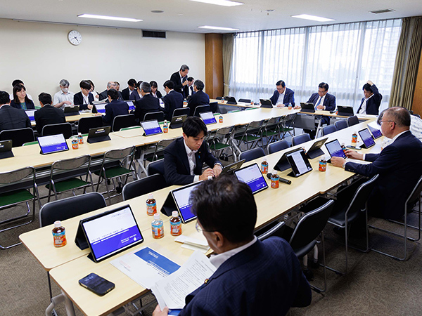 ゲノム医療の推進を 政府基本計画案を了承