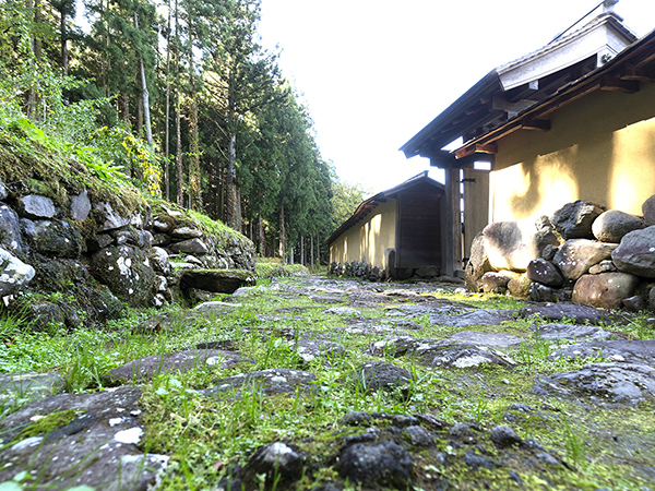 日本遺産 歴史を紡ぐ石づくりから読み解く越前の町