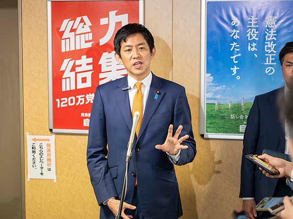 小林政調会長が「与党政策責任者会議創設で合意」と発表日本維新の会との二幹二国二政会合を初開催