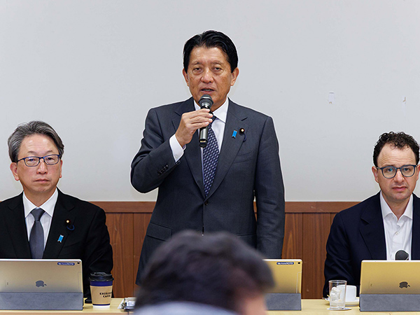 デジタル本部 AI理念に親和性「クロード」開発企業CEOから説明受ける