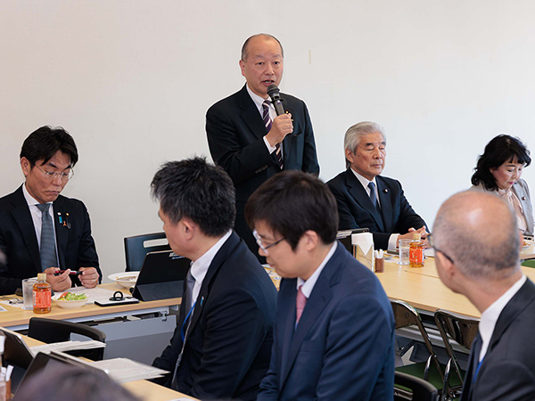 韓国の「慰安婦」像撤去にさらなる働き掛けをドイツでの撤去について報告を受ける