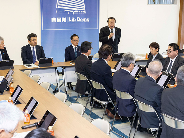 持続可能な漁業・資源管理制度の検討をスルメイカTACの超過について説明受ける