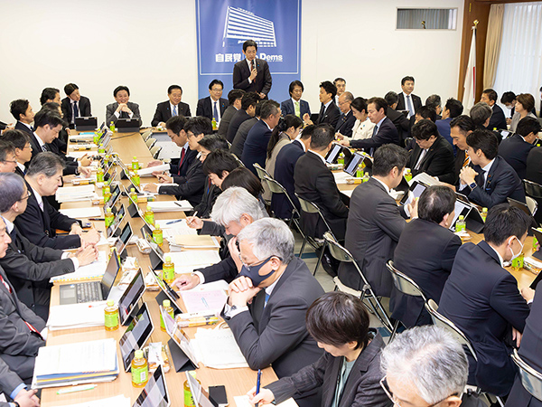 政府の経済対策原案を議論 政調全体会議小林政調会長「必要な歳入・歳出はできる限り当初予算の段階で計上すべき」