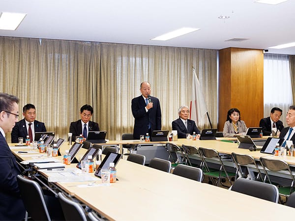 中国には「毅然と、冷静に」対応を 外交部会・調査会が政府に求める