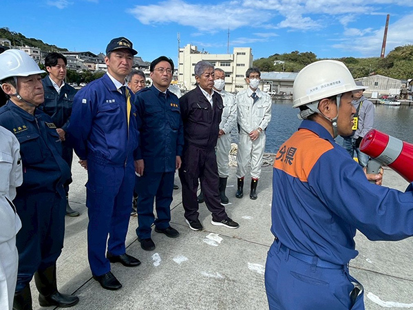 「これは災害。手厚く支援を」古賀篤災害特委員長が大分市佐賀関の大規模火災現場を視察