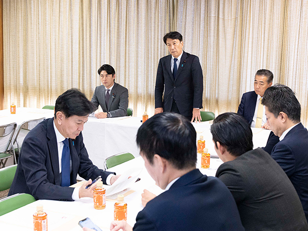 議論通じて新たな党の姿創造自民党ビジョン策定起草委