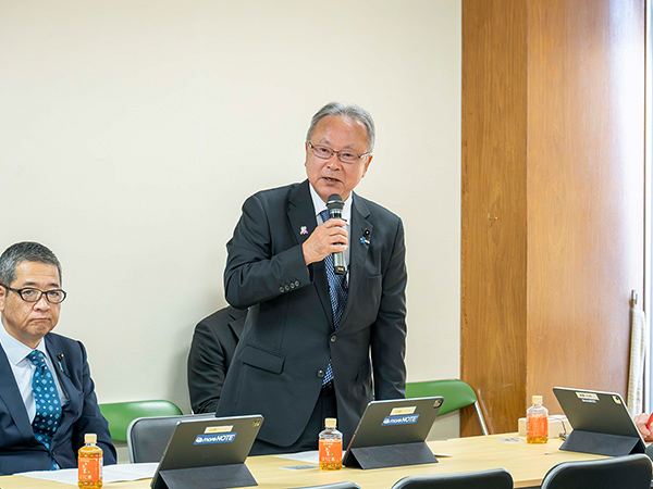 「地方の発展には道路の整備が必要不可欠」道路財源確保を求める都道府県議会議員の会の中島謙二代表が安定的な道路整備を要望