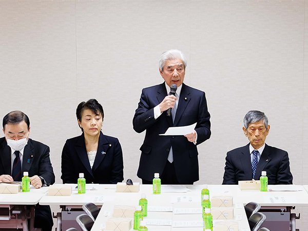 憲法改正実現に向け国民運動を加速 新役員体制初の本部会議を開催