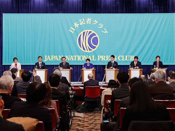 高市総裁 飲食料品の消費税減税に意欲 日本記者クラブ主催公開討論会