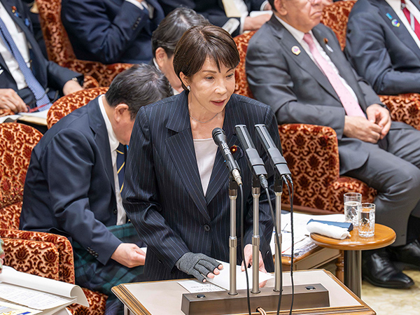 参院で予算審議スタート・年度内成立目指す基本的質疑にわが党3議員が質問
