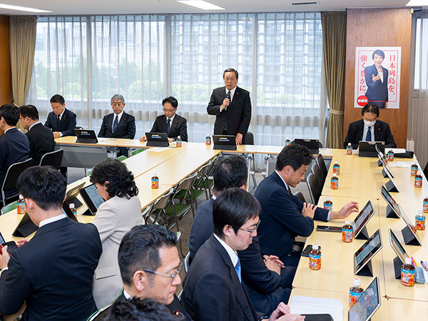 「しっかりとした原因究明を」 安全保障調査会が自衛隊日出生台演習場での訓練事故の報告受ける