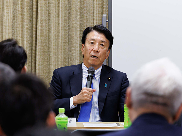 齋藤学院長代行が「政治家としての徳川家康」を講演「背骨勉強会」第3期開講