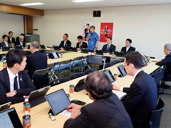 国旗損壊罪を新設 法案を了承