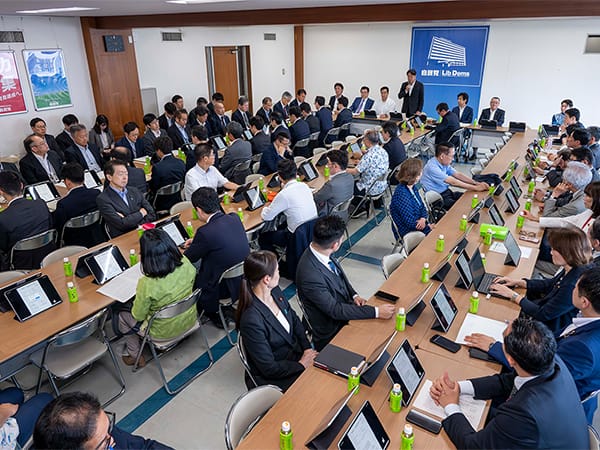 給付付き税額控除 党意見踏まえ議論深化へ社会保障国民会議の報告受ける